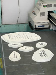 In UV trên inox, fomex